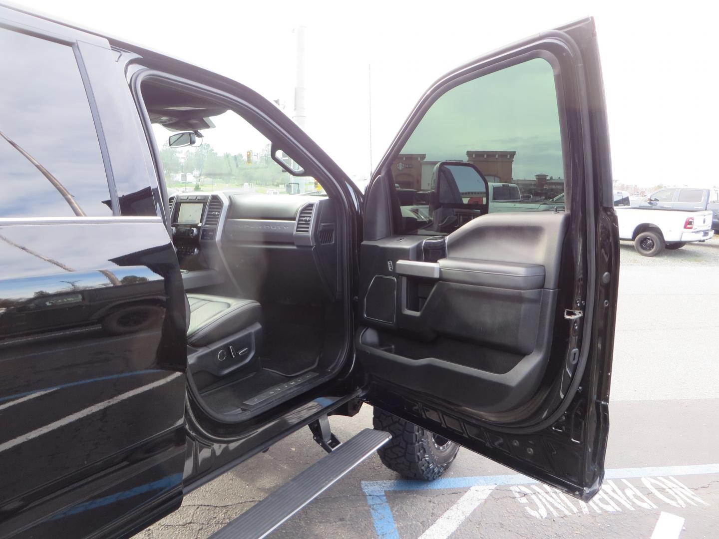 2021 BLACK /BLACK Ford F-350 SD Platinum Crew Cab Short Bed 4WD (1FT8W3BT4ME) with an 6.7L V8 OHV 16V DIESEL engine, located at 2630 Grass Valley Highway, Auburn, CA, 95603, (530) 508-5100, 38.937893, -121.095482 - Photo#50